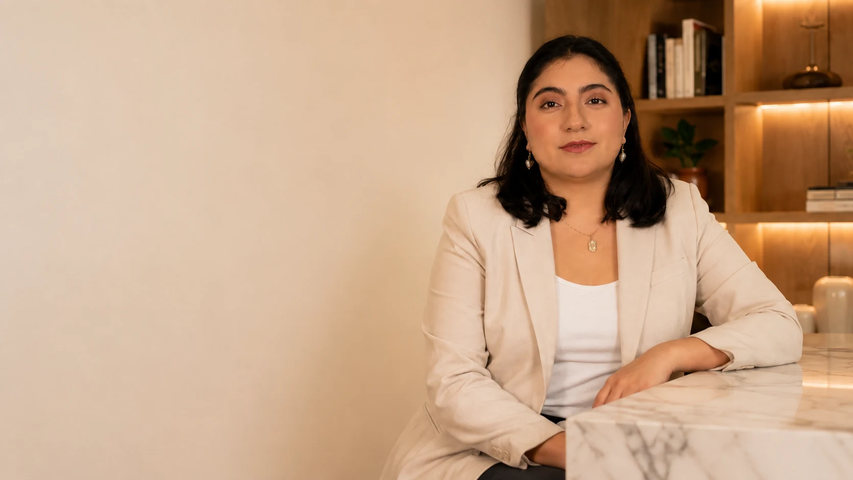 Retrato de la arquitecta Aylin Nicolás